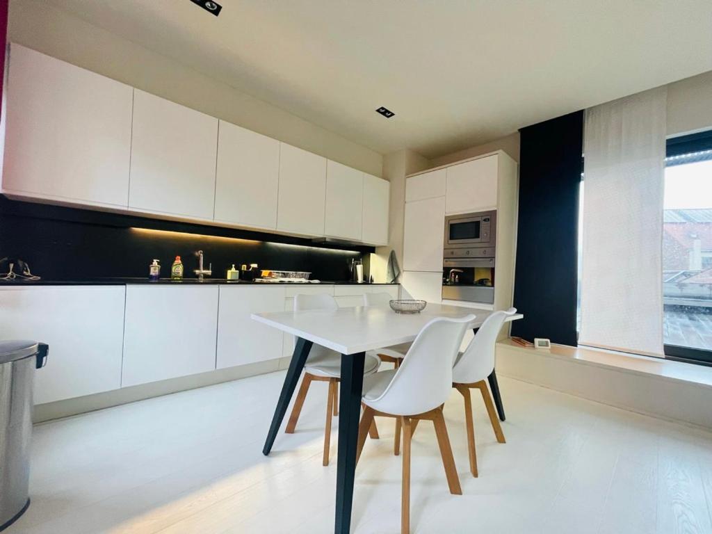 Ferienwohnung Down Town Penthouse With Private Parking Brüssel Exterior foto